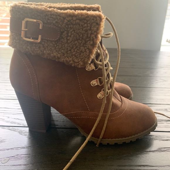 Women’s boots - Picture 3 of 5